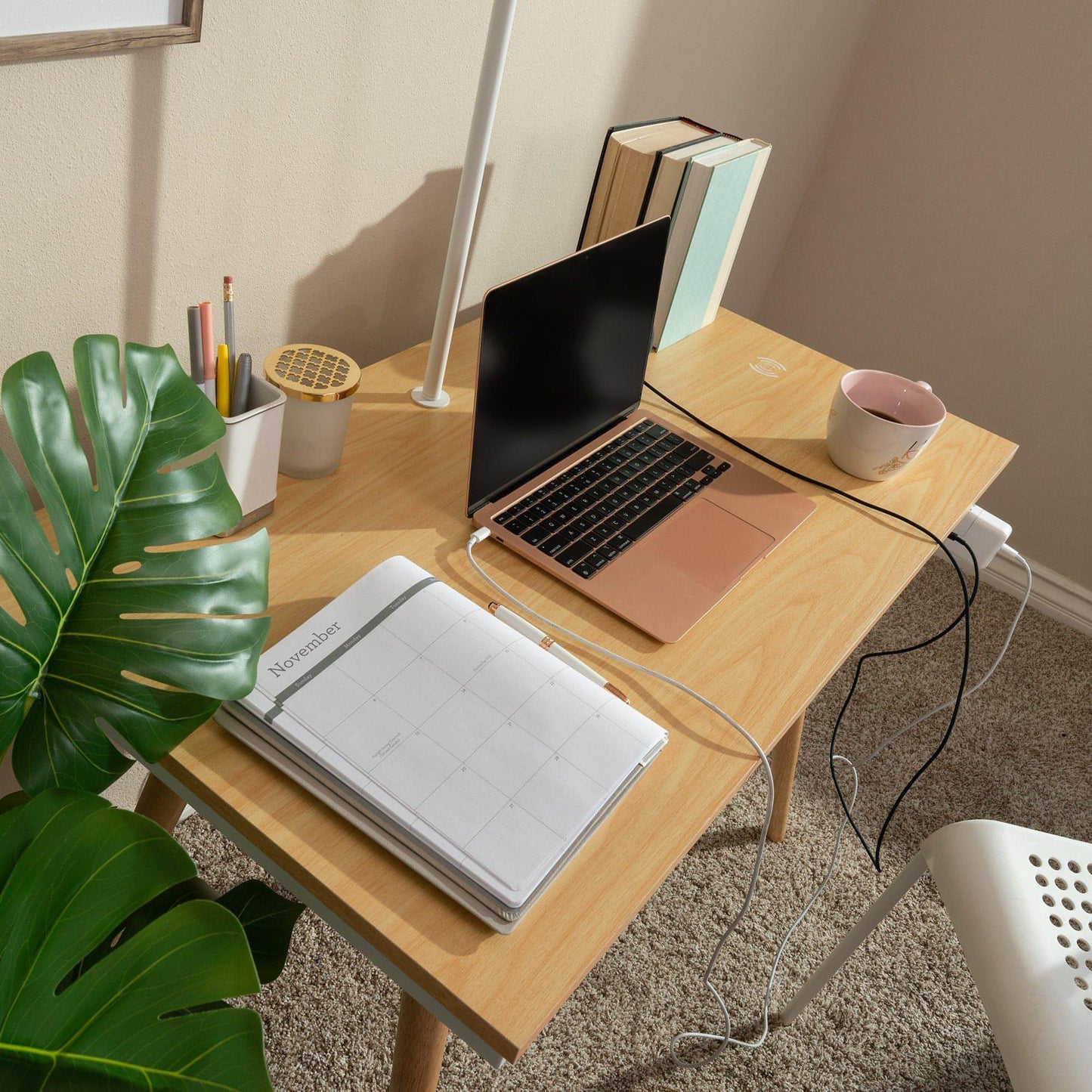 Future Multifunctional Desk with USB Ports and Power Outlet + Wireless Charger - FENLO